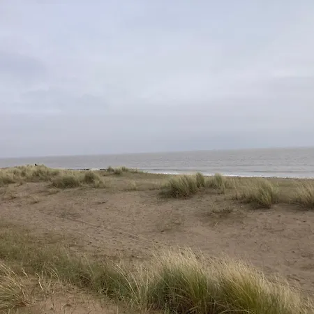 Pet Friendly Holiday Home On Golden Palm Skegness Exterior photo
